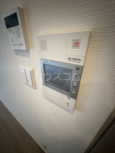 ����10