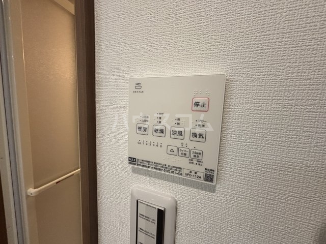 ����20