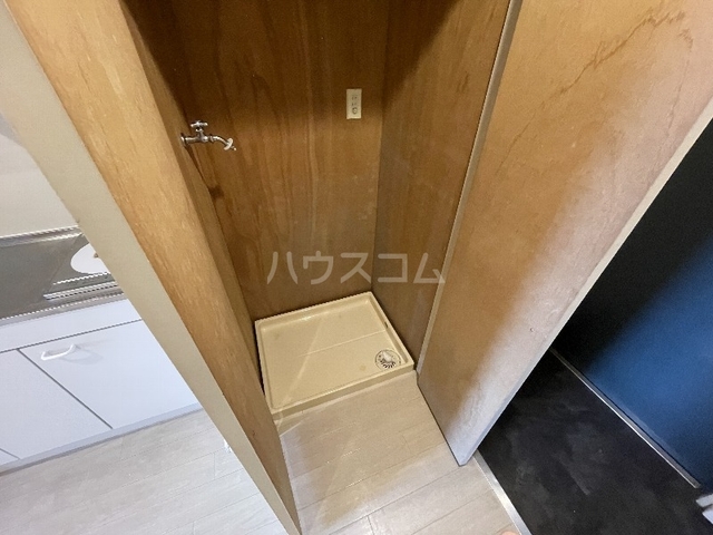 ����11