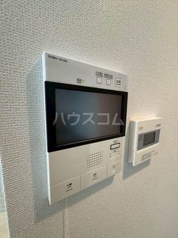 ����12