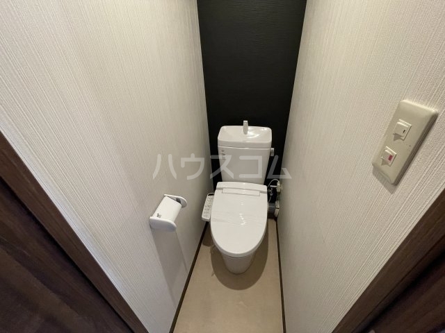 ����4
