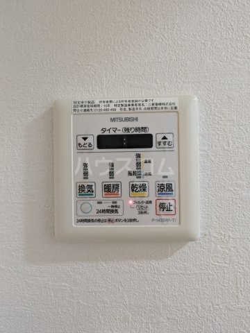 ����12