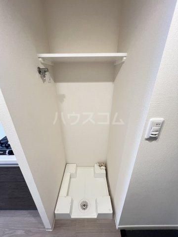 ����21
