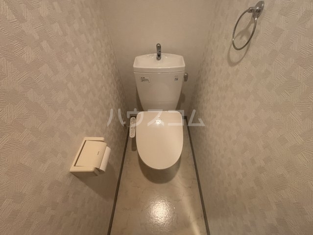����17