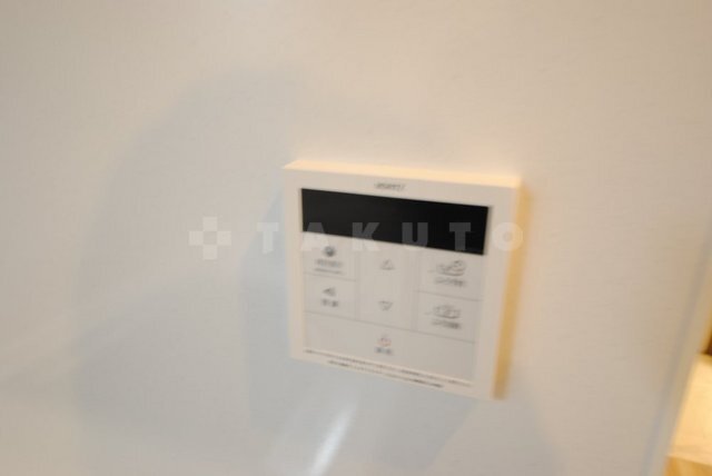 ����24