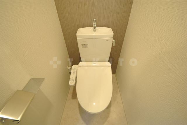 ����17