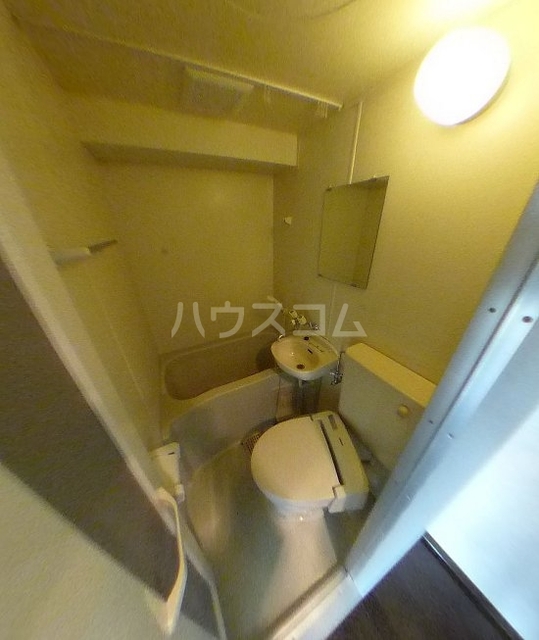 ����4