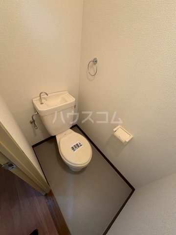 ����4