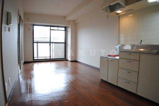����13