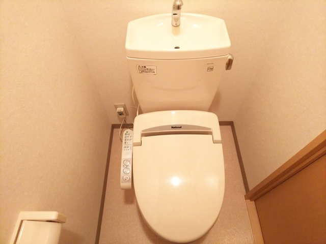 ����4