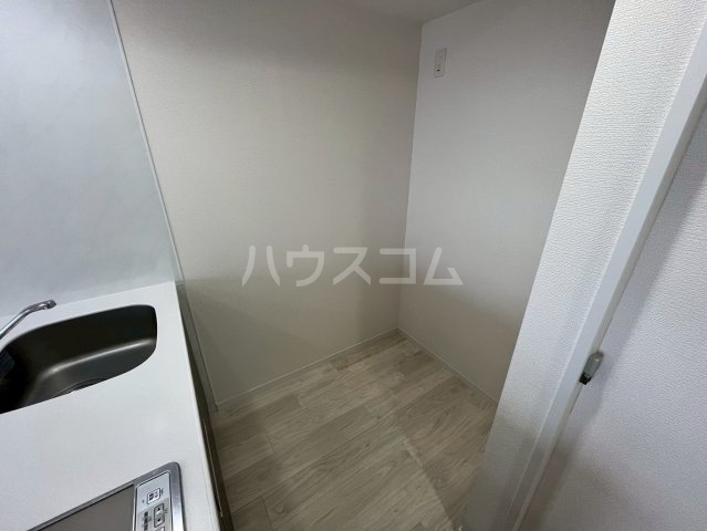 ����13