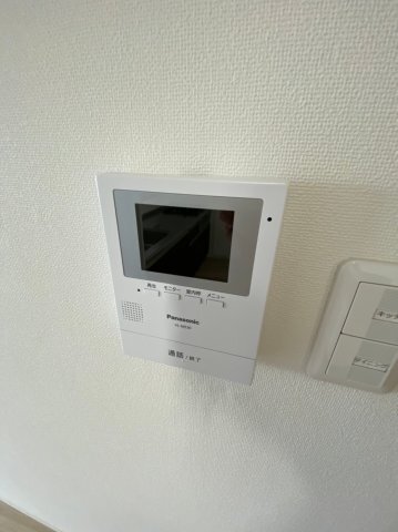����9