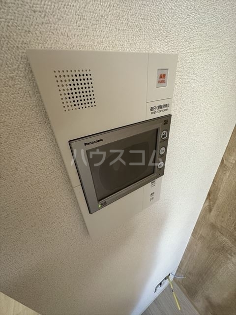 ����10