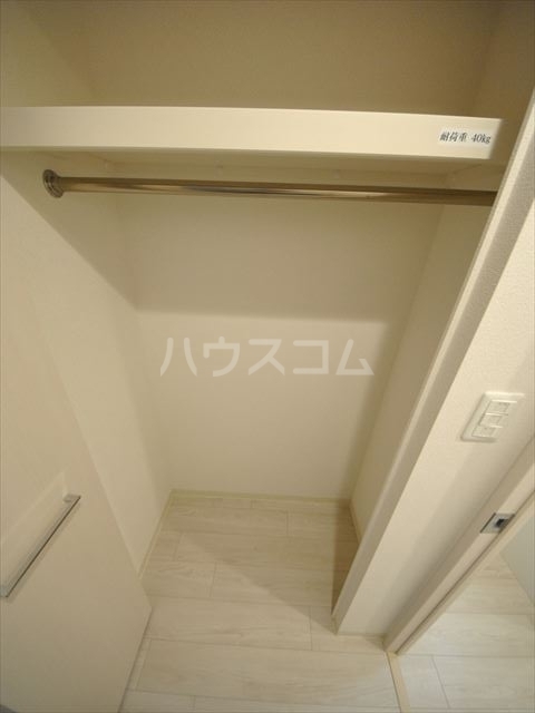 ����16