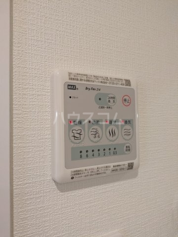 ����20