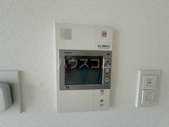 ����23