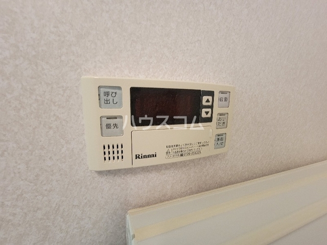 ����8
