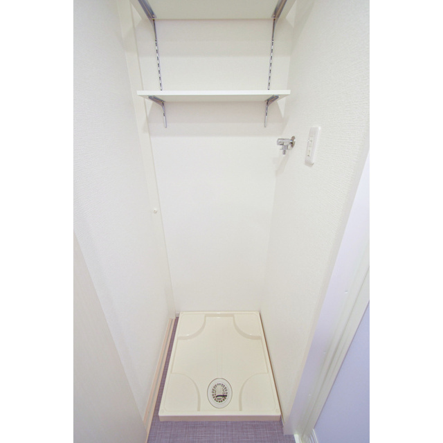 ����17