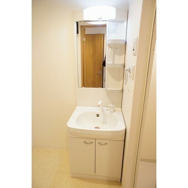 ����5