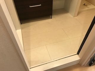 ����16