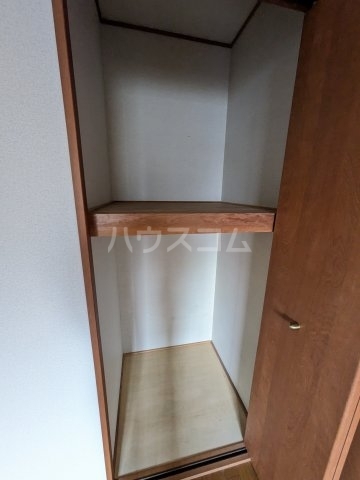����18