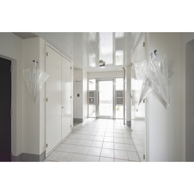 ����3