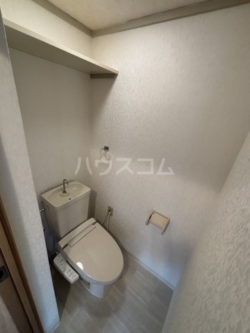 ����4
