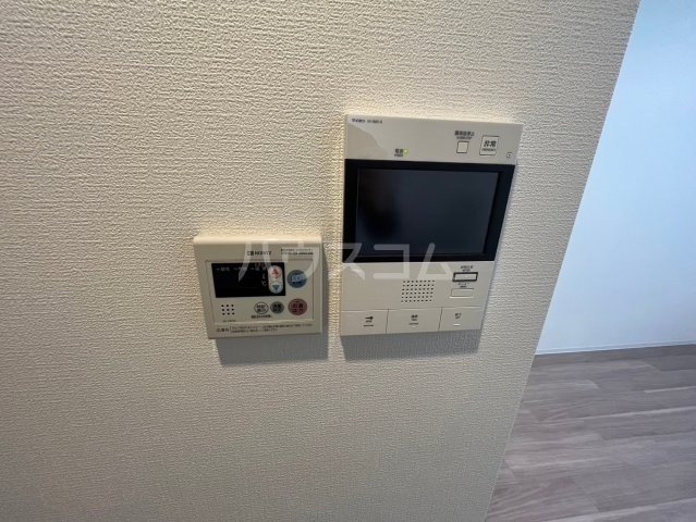 ����10