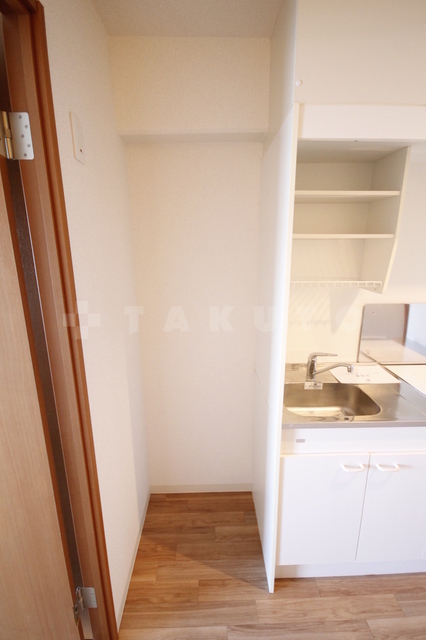 ����8