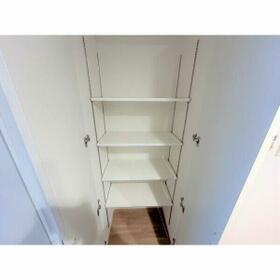 ����4