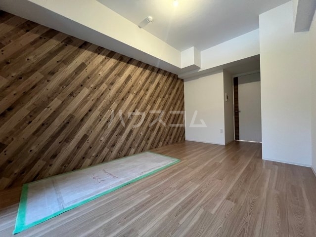 ����1