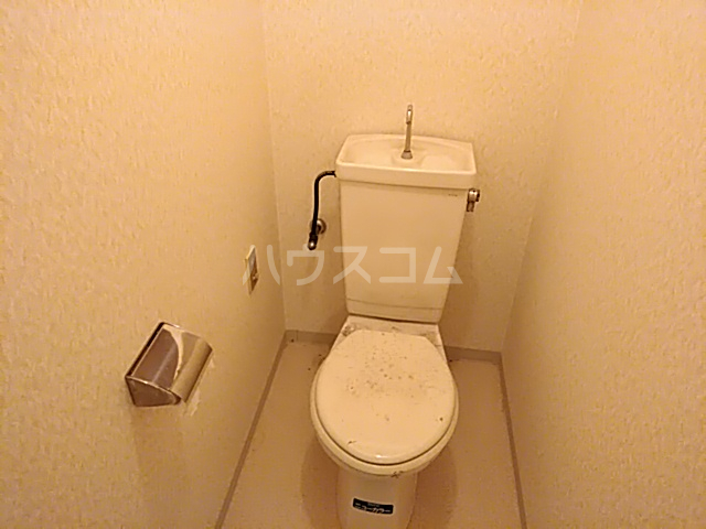 ����4