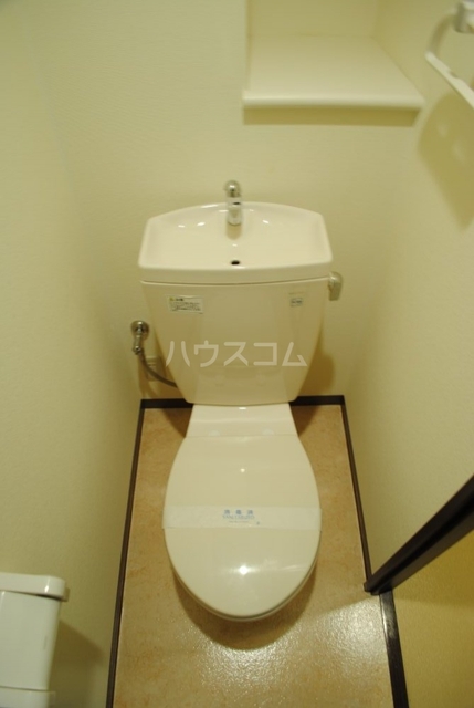 ����4