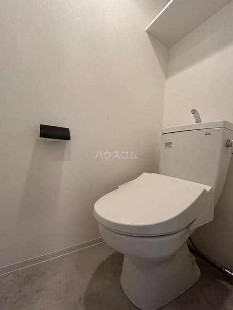 ����4