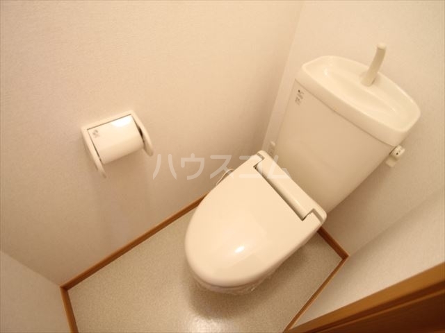 ����4
