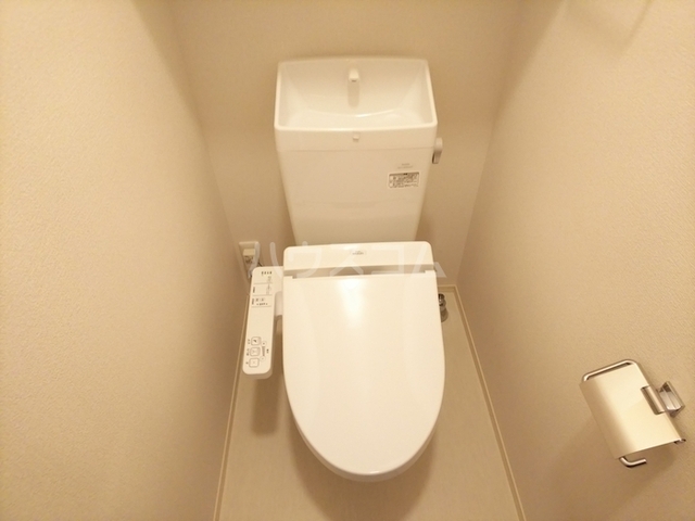 ����9