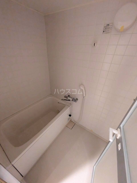 ����3