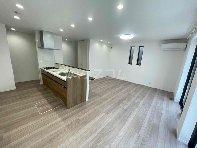 ����1