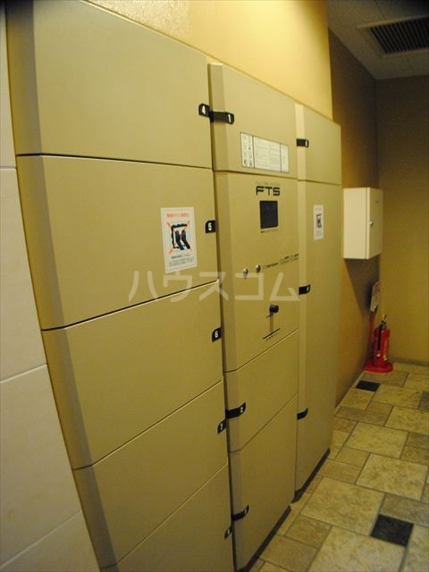 ����26