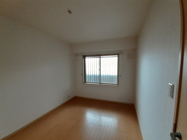 ����10
