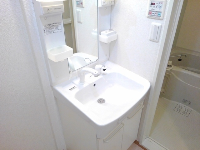 ����6