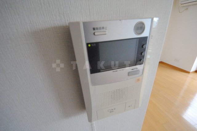����8