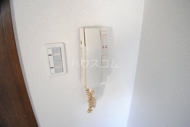 ����11