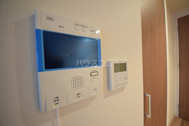����18