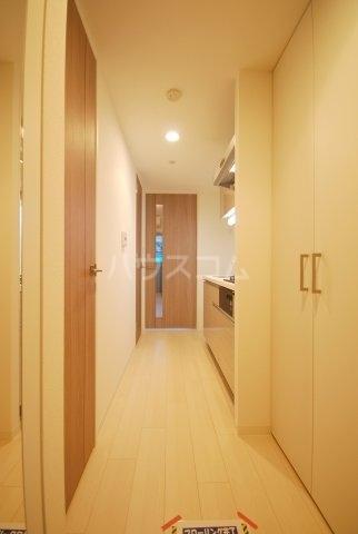 ����18