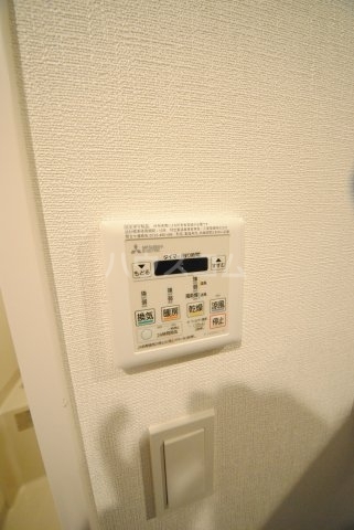 ����16