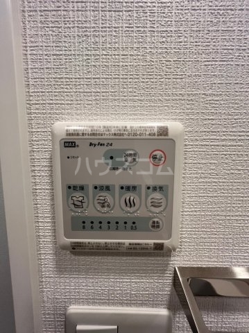 ����12