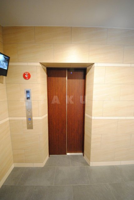 ����25