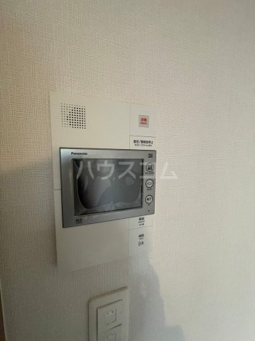 ����12