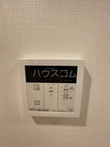 ����17